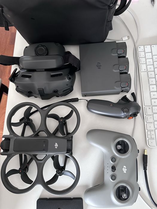 Drona dji avata 2 fly more combo