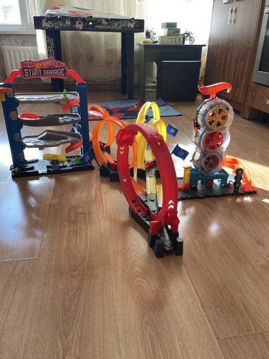 Писти на Hotwheels