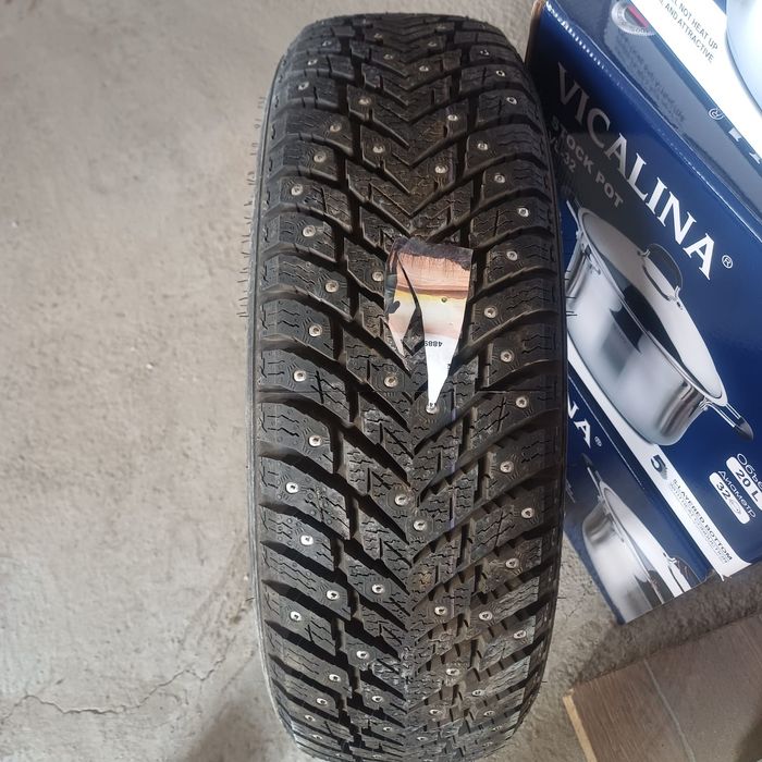 Зимние б/у шины, шипованные