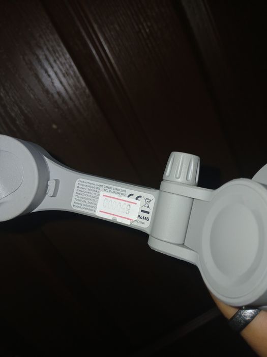 M01 TOKQI Монопод превратит ваш девайс в настоящую кинокамеру, обеспеч