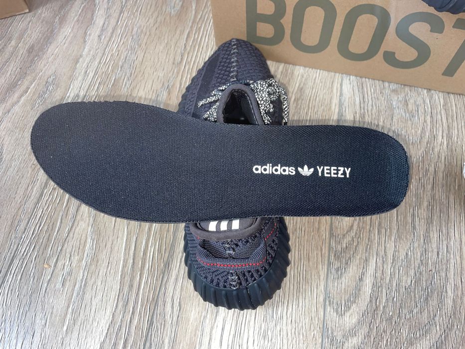 adidas Yeezy Boost 350 v2
