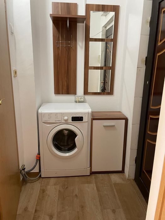 Închiriez garsoniera confort 1