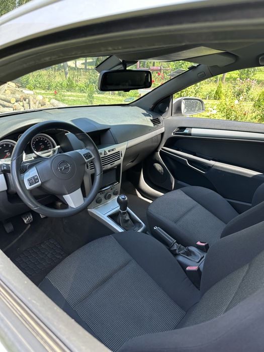 Opel astra h GTC