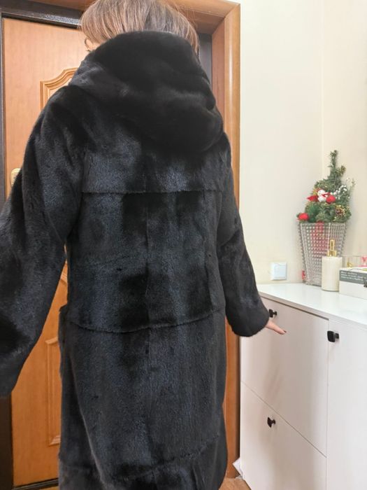 Шуба норковая черная