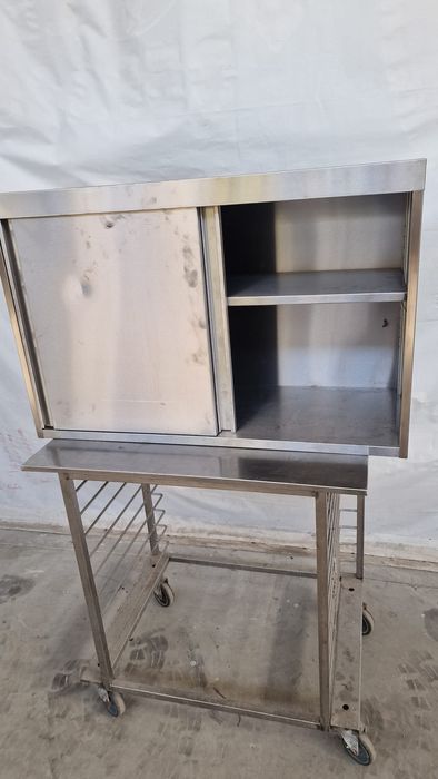 Немски шкаф за стена изцяло от неръждаема стомана