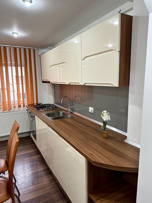 Apartament camere de vanzare