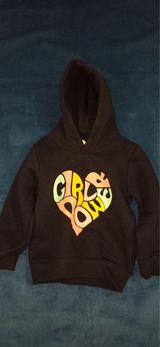 Продается теплое худи на девочку, новое,