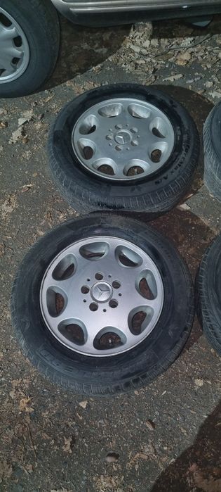 Продаю диски с резиной R 15 mercedes мерседес