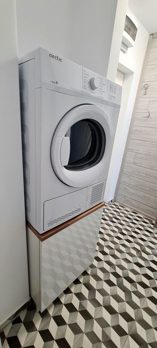 Închiriez apartament cu o cameră ultracentral strada Regele Mihai (Bld București)