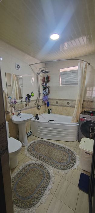 Продам чиланзар ц кв.  Двух комнатная.  77 серия