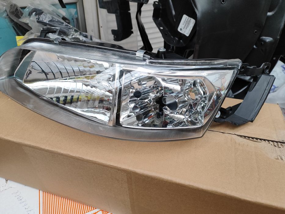 Марк 2 Кузов 90 фара хрустальный