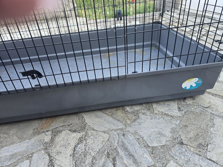 Голяма клетка за зайци, малки кученца, морски свинчета. Размер 140/70