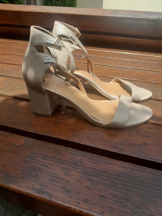 Pantofi Esprit ca noi