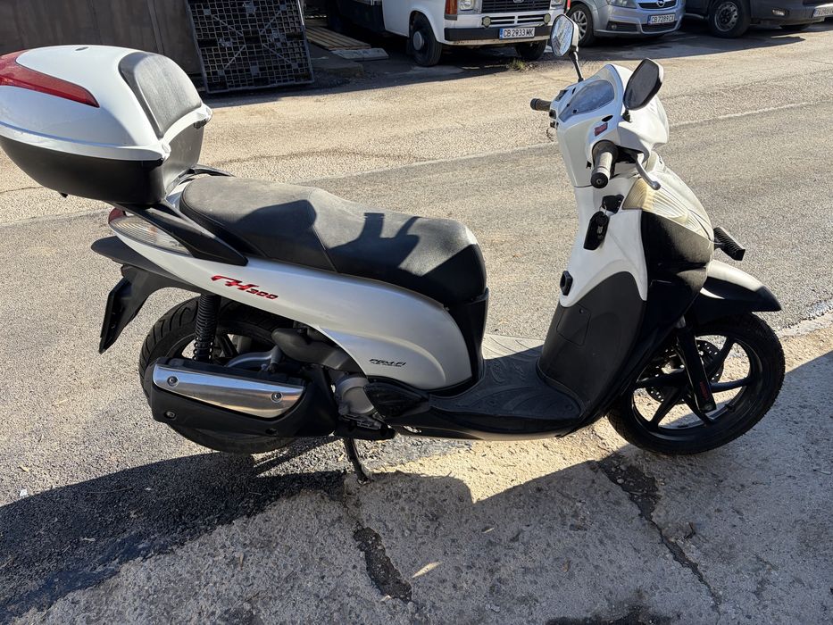 Продавам мотор Ямаха шосейка и скитери.