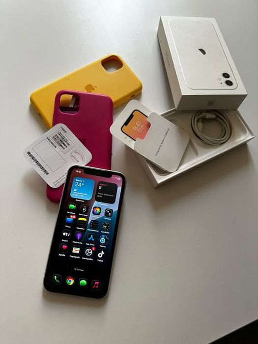 Като нов! Iphone 11 White 128gb.
