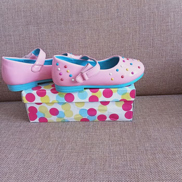 Детские красивые туфли