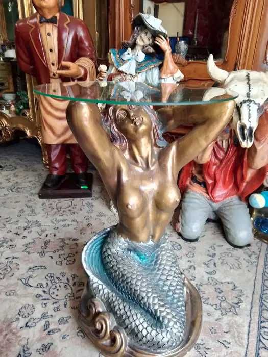 Изящна холна масичка - Basano