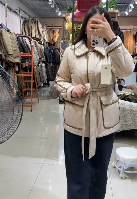 Продам куртки новые