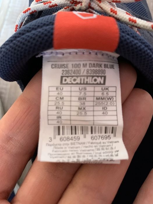 Vând papuci primăvara/vara(40) unisex.