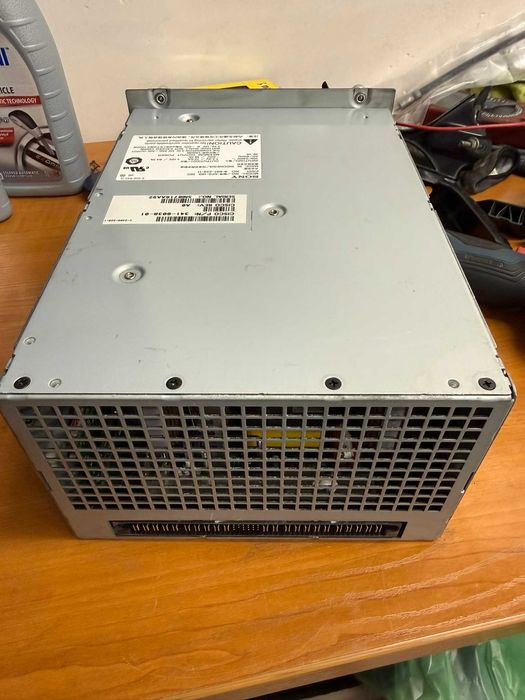 Продавам захранване за автомобил 12V 85A.