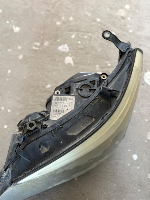 Far Stânga E60 Bi-xenon