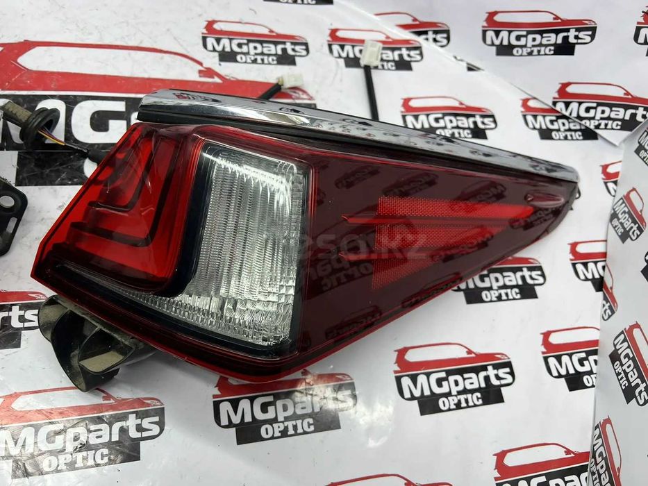 Фонари в крылья Lexus Es 2018-н.в