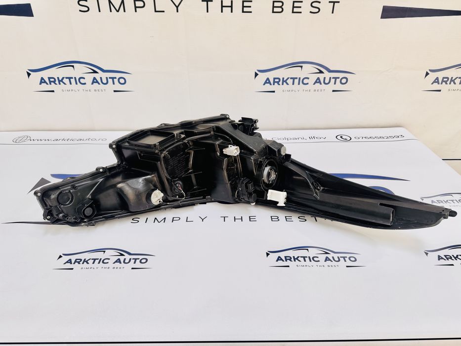 Far stanga halogen Toyota C-HR dupa 2016 cod 81170-F4031