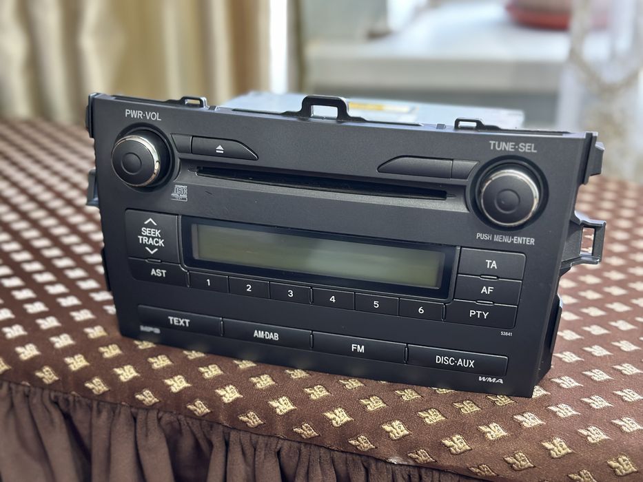 Магнитофон на Toyota Corolla