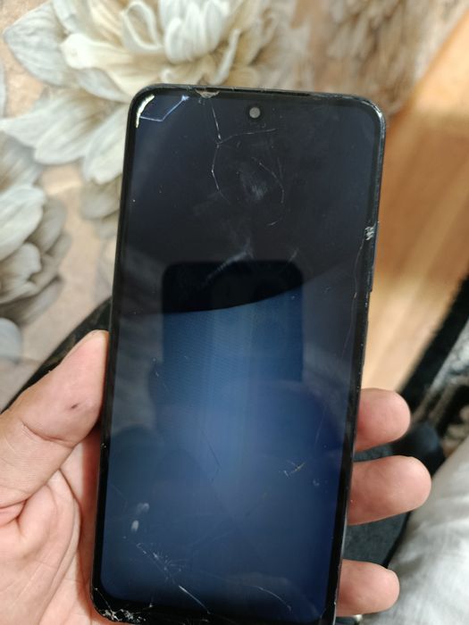 Продавам го за части