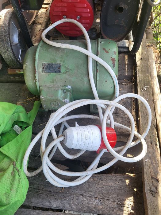 Scule electrice trifazic