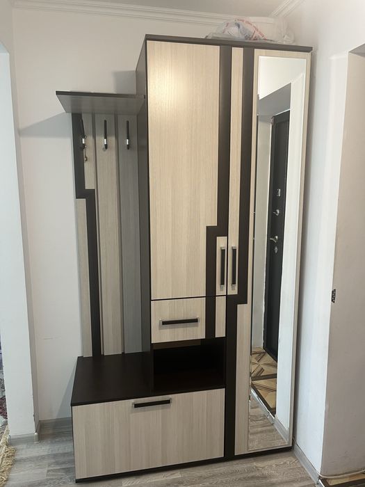 Продам прихожую  б/у находится в Астане