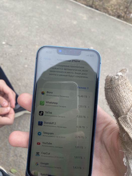 iPhone 13 в хорошом состоянии