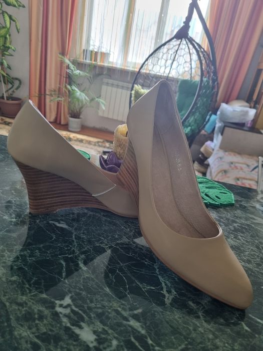 Туфли на танкетке