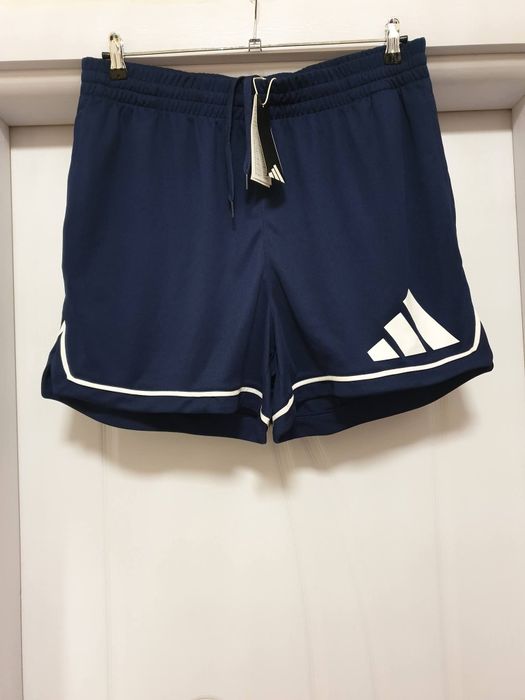 Нови със етикет.  Мъжки оригинални къси панталонки.  Adidas