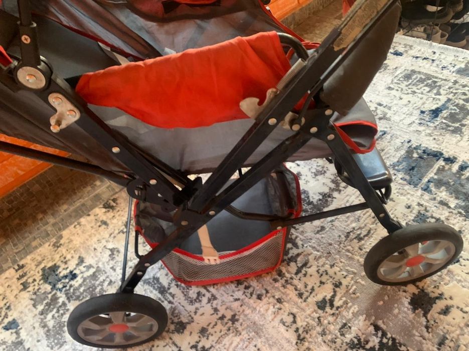 Детская коляска.
