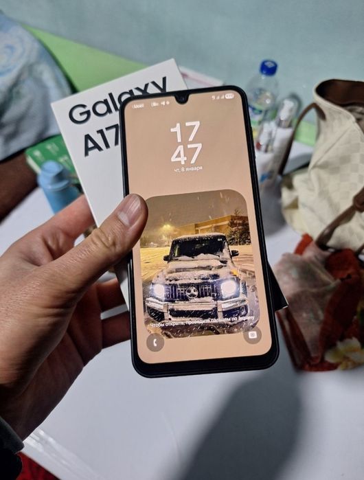 Samsung a17 8 256 xotira yangi
