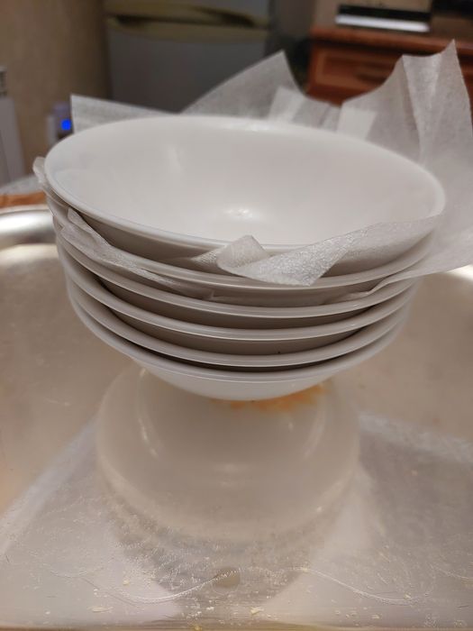 Продам глубокие тарелки