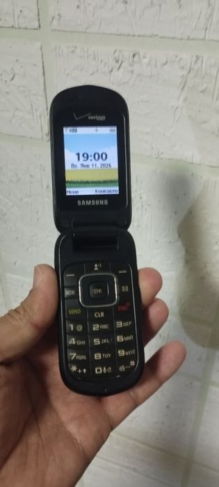 Продаются телефоны nokia и samsung gusto 2