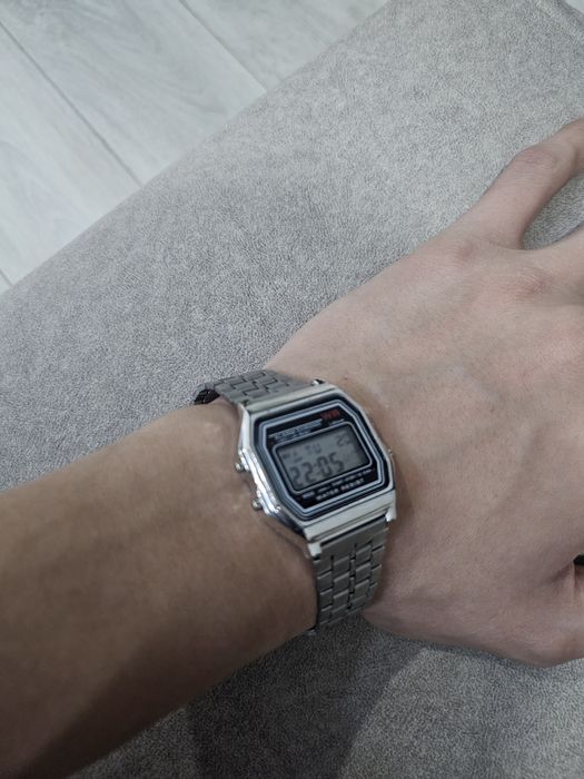 •Часы наручные Casio в идеальном состояние