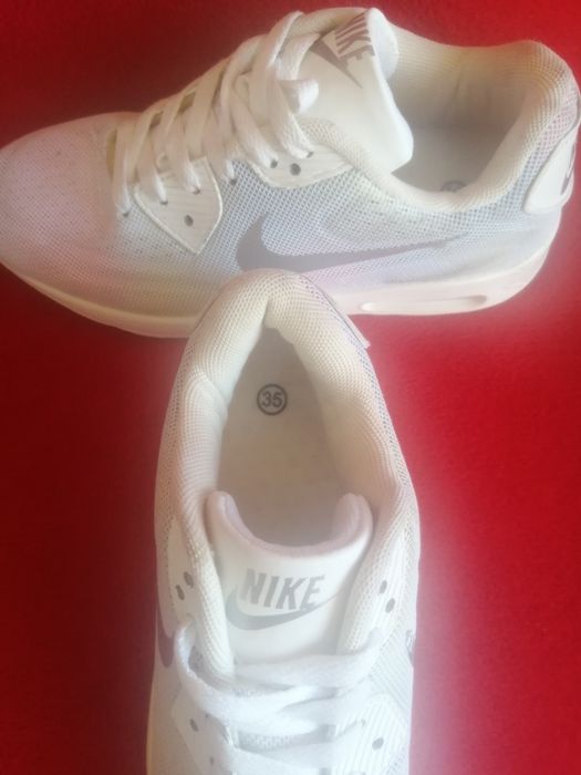 NIKE, Дамски маратонки, маркови.номер 35.