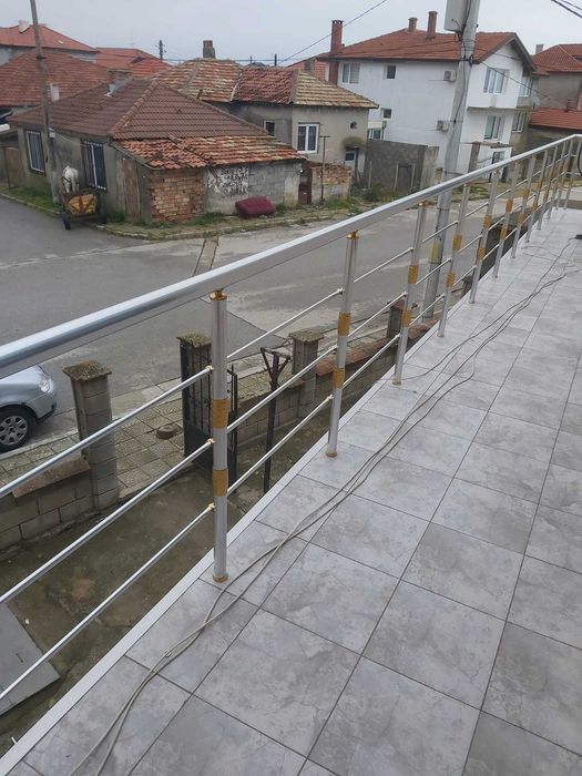 Парапети за тераси