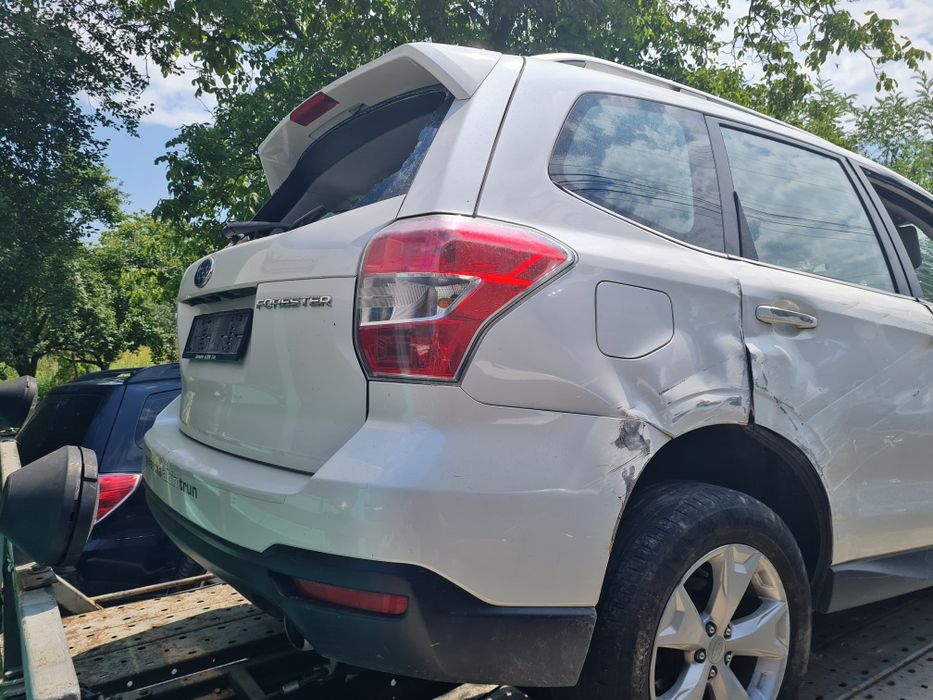 Субару форестър 2014г на части