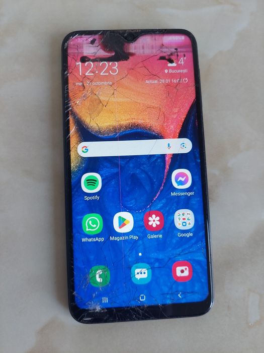 Vând Samsung Galaxy A10, perfect funcțional, probleme la ecran //poze