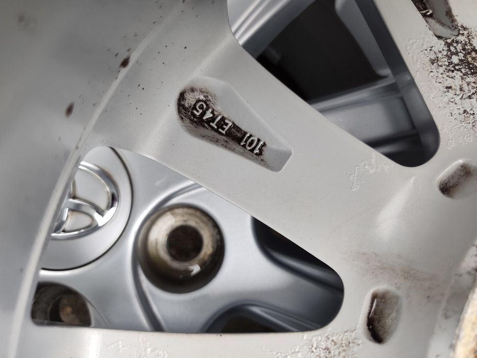 16" оригинални алуминиеви джанти за Toyota Corolla, Auris, Avencis...