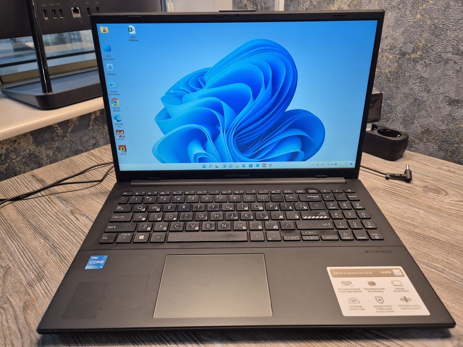 Ноутбук ASUS Corei3 новое поколение