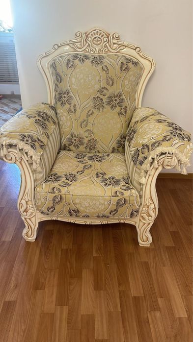 Диван для гости