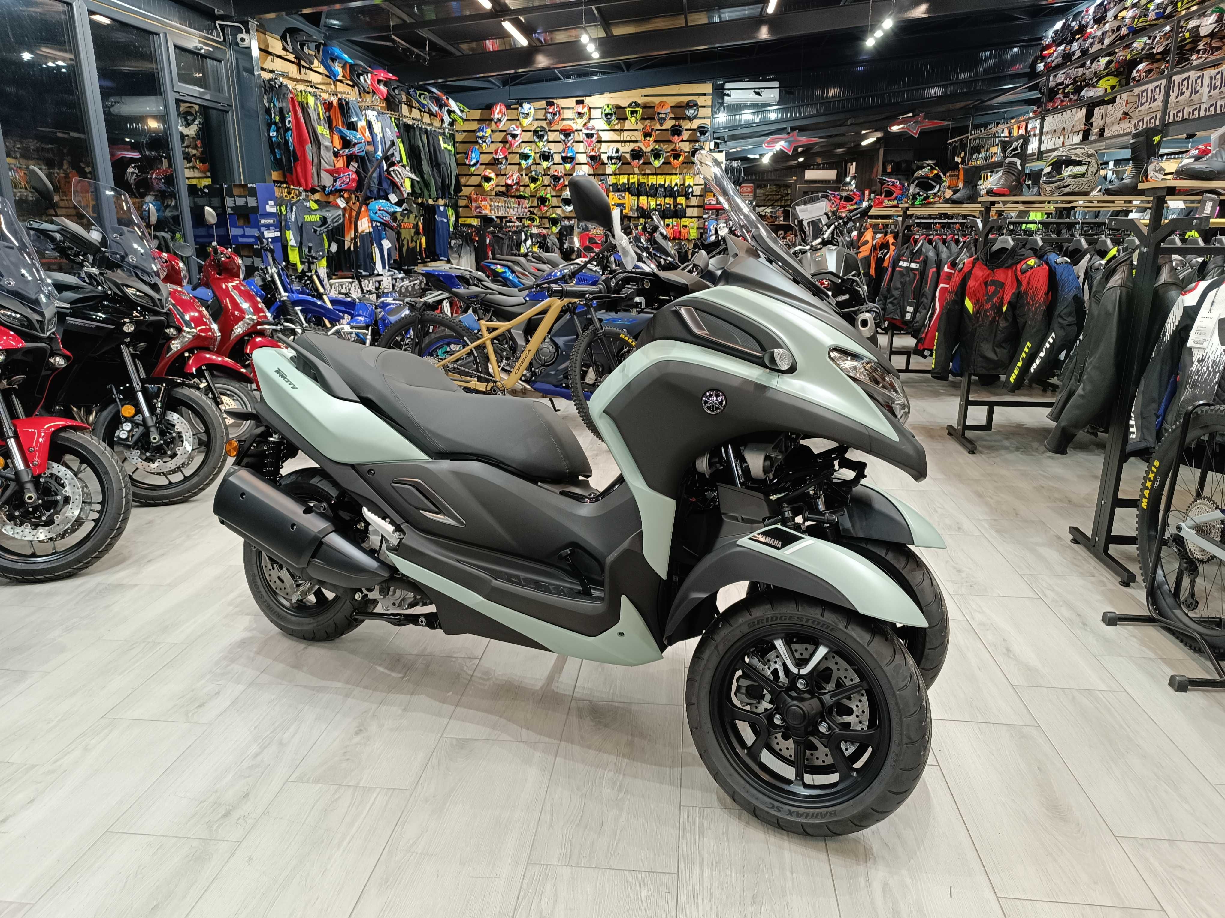 Yamaha Tricity 300 Noua 0km-se Conduce Cu B -livrare EST BIKE Campina ...