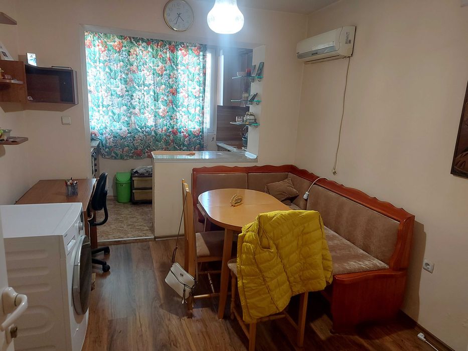 Отдавам под наем Гарсониера