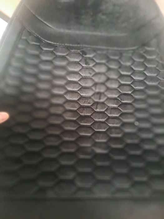 Универсалный авто накидка . Оригинал . Материал прочный .  Вес салон.