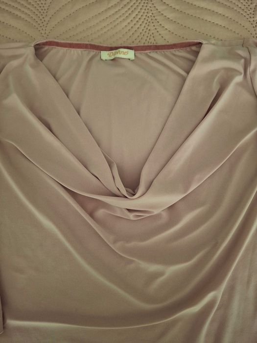 Нова блуза на Дафне